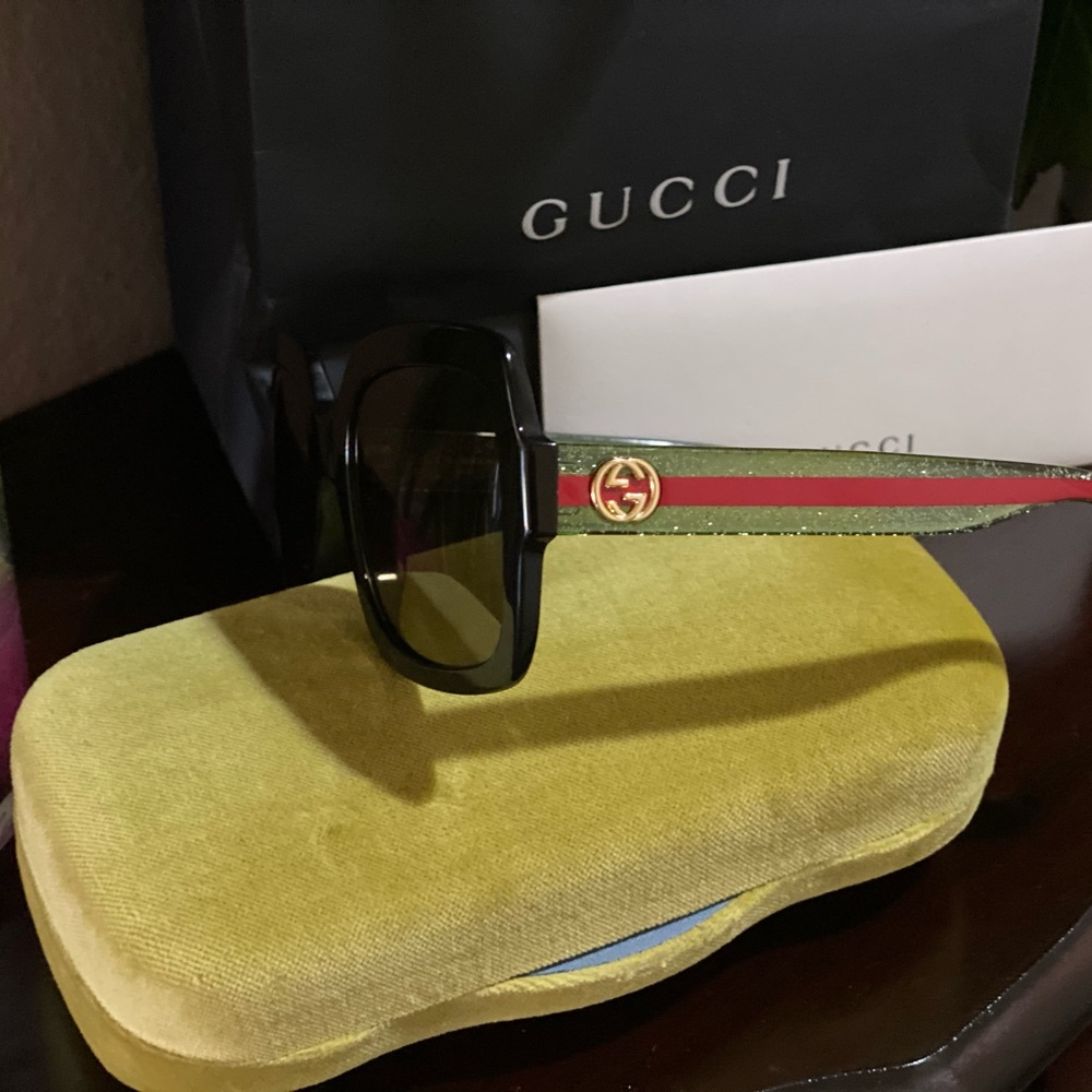 Gucci Black and Green Sunglasses